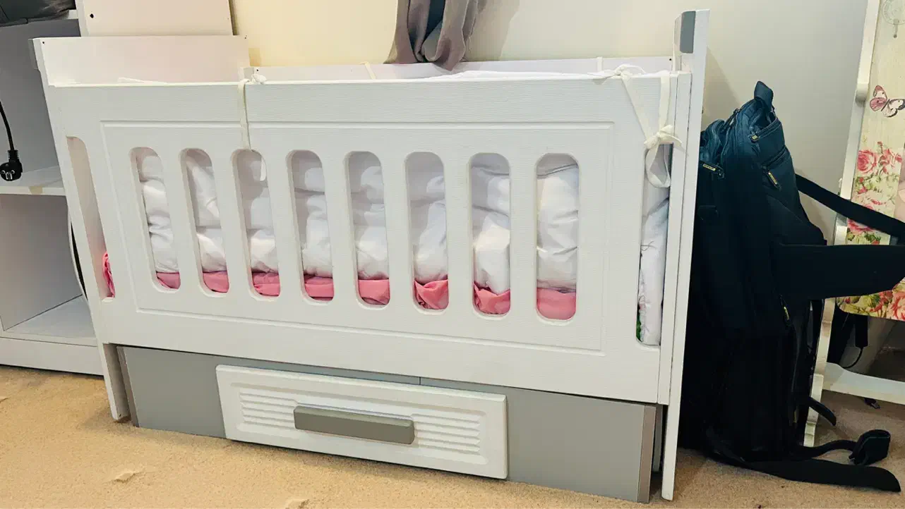 تخت گهواره ای|تخت و صندلی بچه|اهواز, اهواز|دیوار