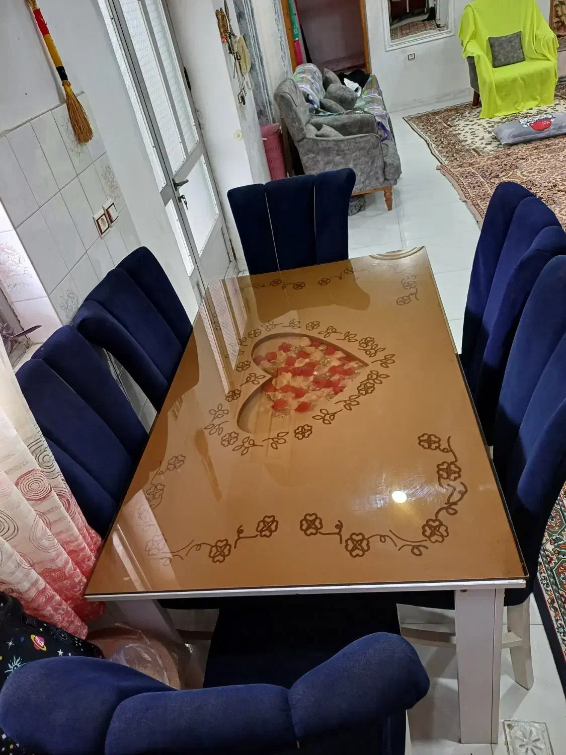 میز ناهارخوری شش نفره|میز و صندلی غذاخوری|رشت, حومه رشت|دیوار