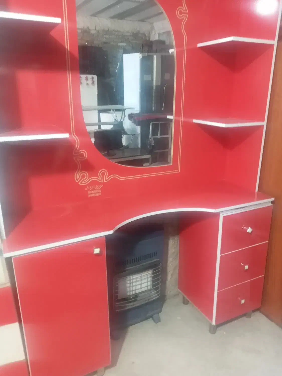 میز آرایشگاه|آرایشگاه و سالنهای زیبایی|اهر, |دیوار