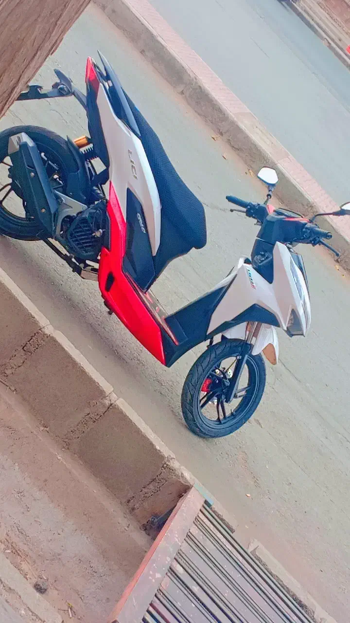 کلیک مدل 1403|موتورسیکلت|کرمان, |دیوار