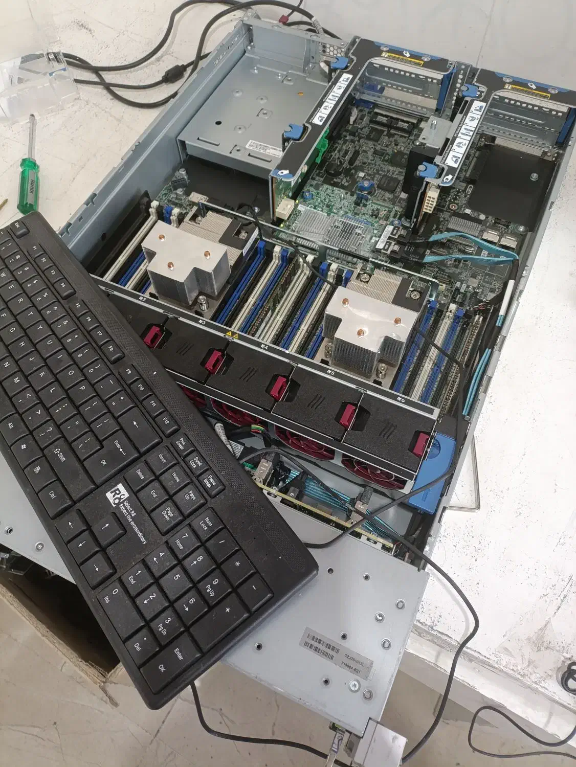 HPE ProLiant DL380 Gen9سرور بسیار تمیز|مودم و تجهیزات شبکه|تهران, میدان ولیعصر|دیوار