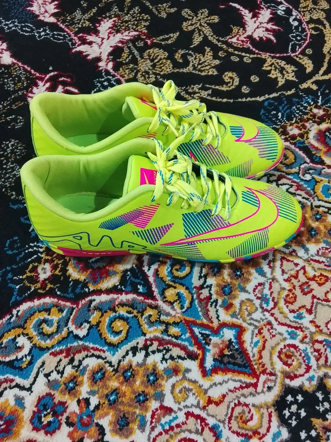 کفش ورزشی(فوتبال و فوتسال) کاملا نو|کیف، کفش، کمربند|مینودشت, |دیوار