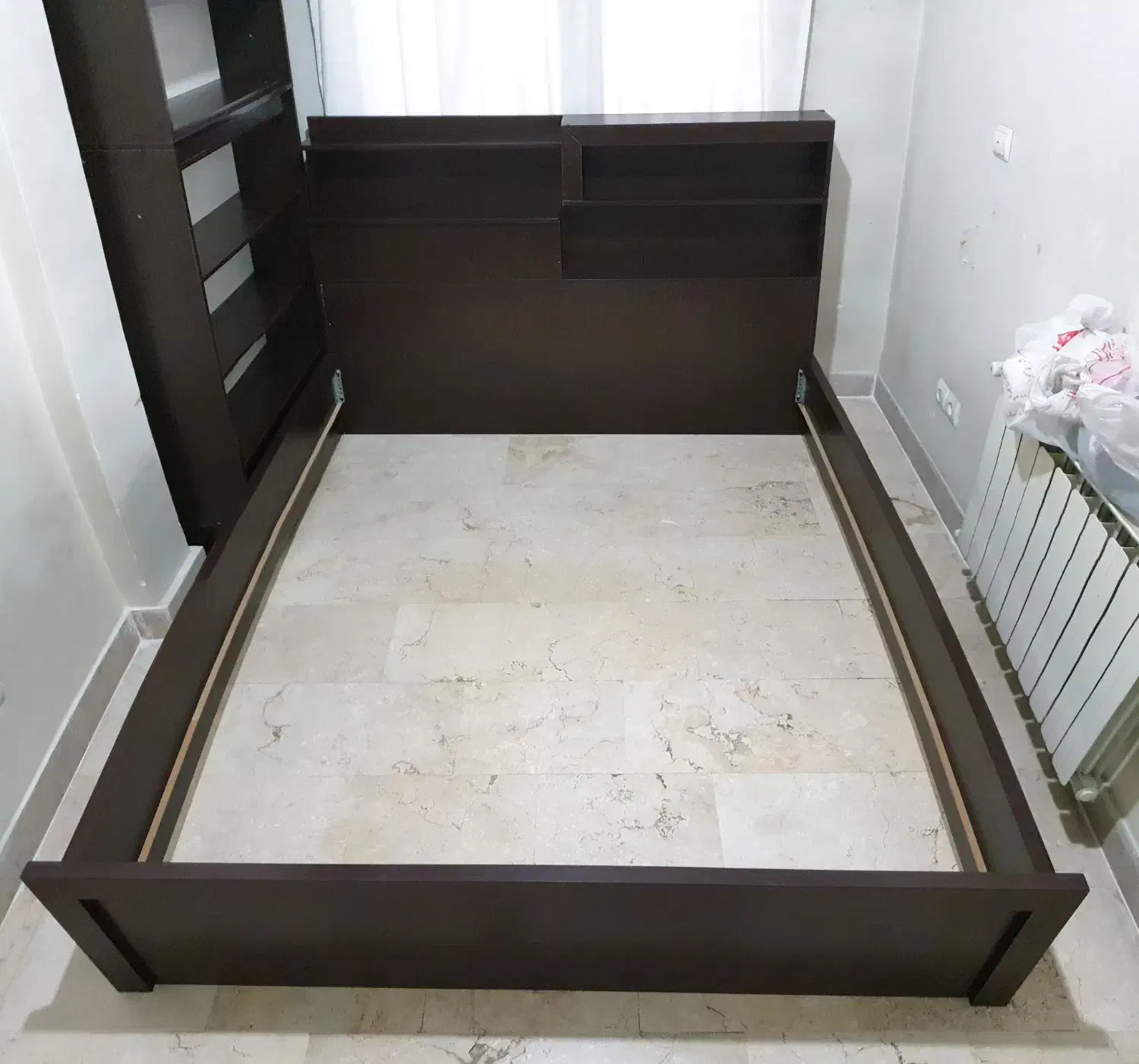 تخت دو نفره  MDF با بالاتختی قفسه‌دار|تخت و سرویس خواب|تهران, دردشت|دیوار