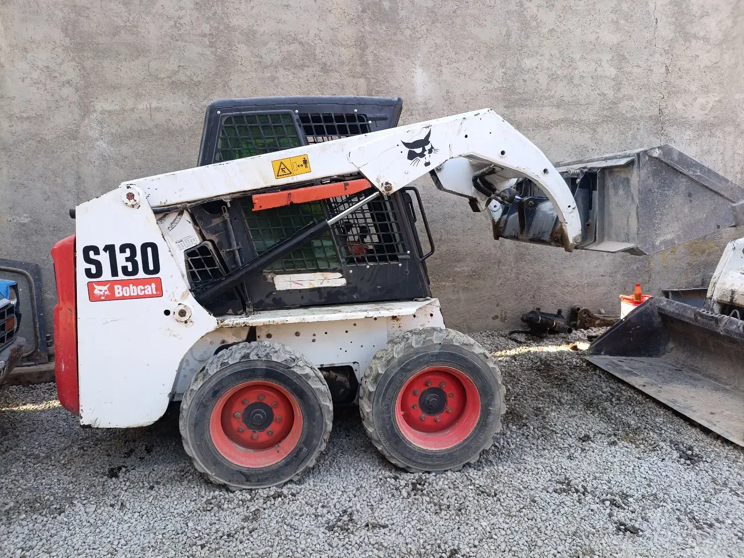 اجاره مینی لودر بابکت|خدمات حمل و نقل|اصفهان, دانشگاه اصفهان|دیوار