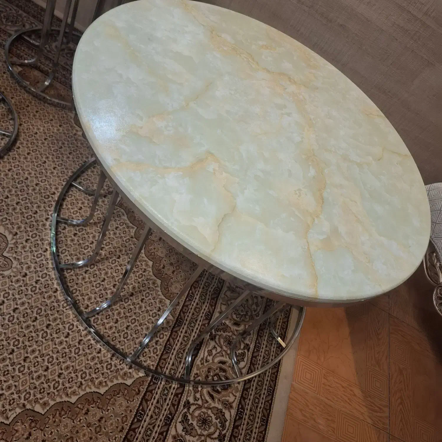 جلو مبلی و عسلی|مبلمان خانگی و میز عسلی|گلستان (تهران), |دیوار