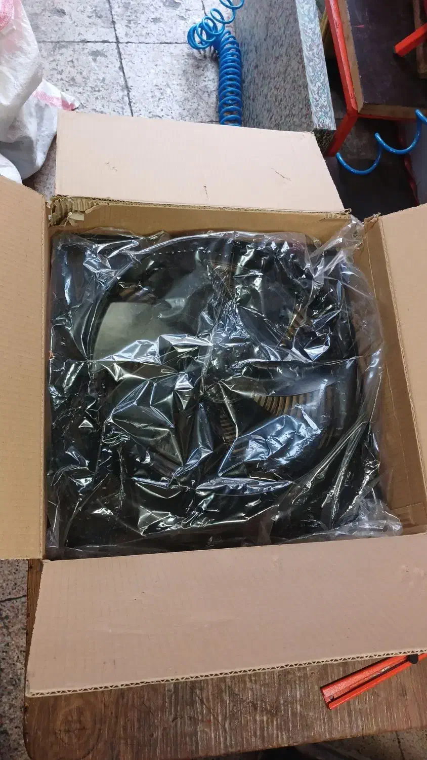 هواکش (فن)|پنکه و تصفیه‌کنندهٔ هوا|تبریز, |دیوار