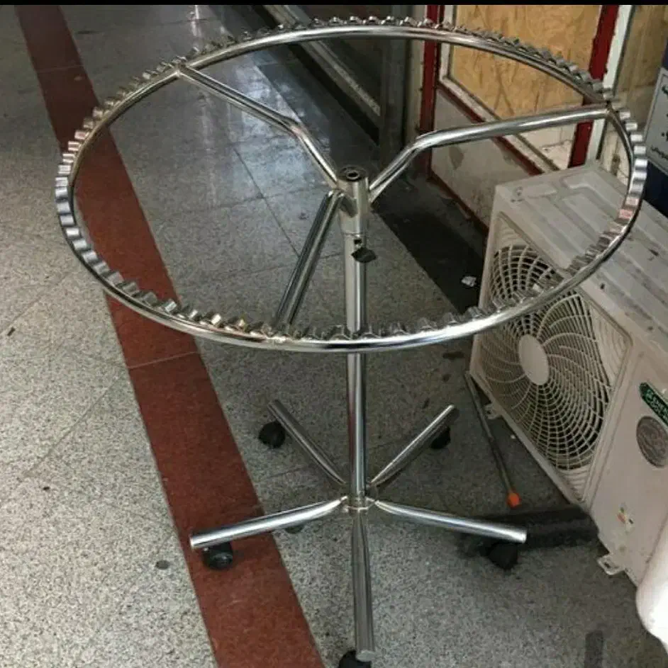 رگال گردان سایز بزرگ|بندرخت و رخت‌آویز|سلماس, |دیوار