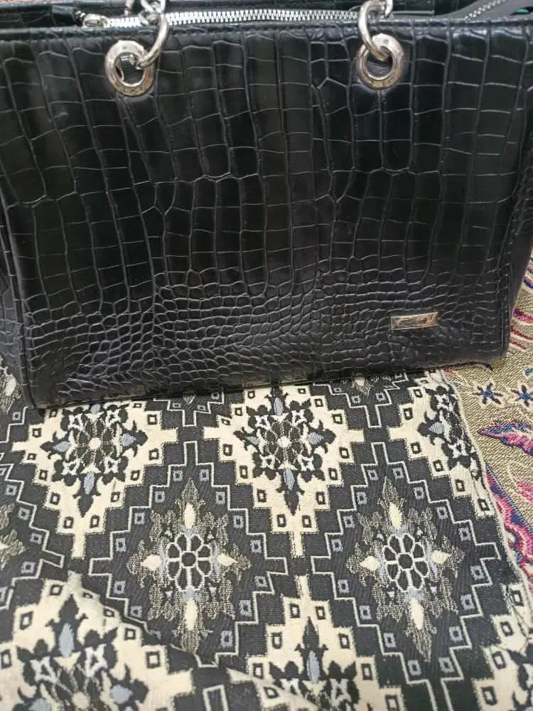 کیف چرمی|کیف، کفش، کمربند|خوی, |دیوار