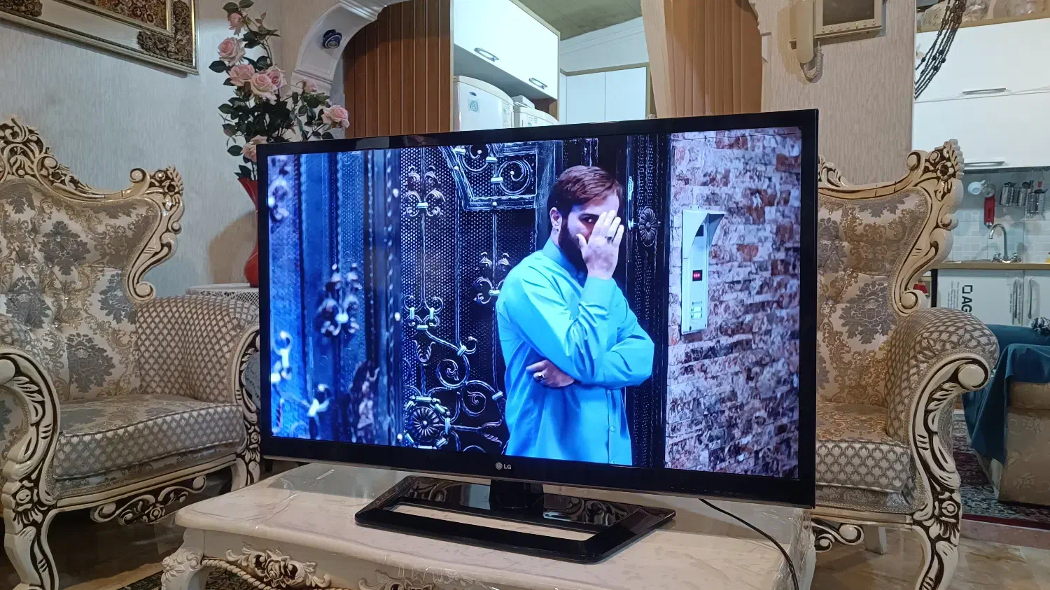 تلویزیون ۴۲ اینچ ال جی|تلویزیون و پروژکتور|بابلسر, |دیوار