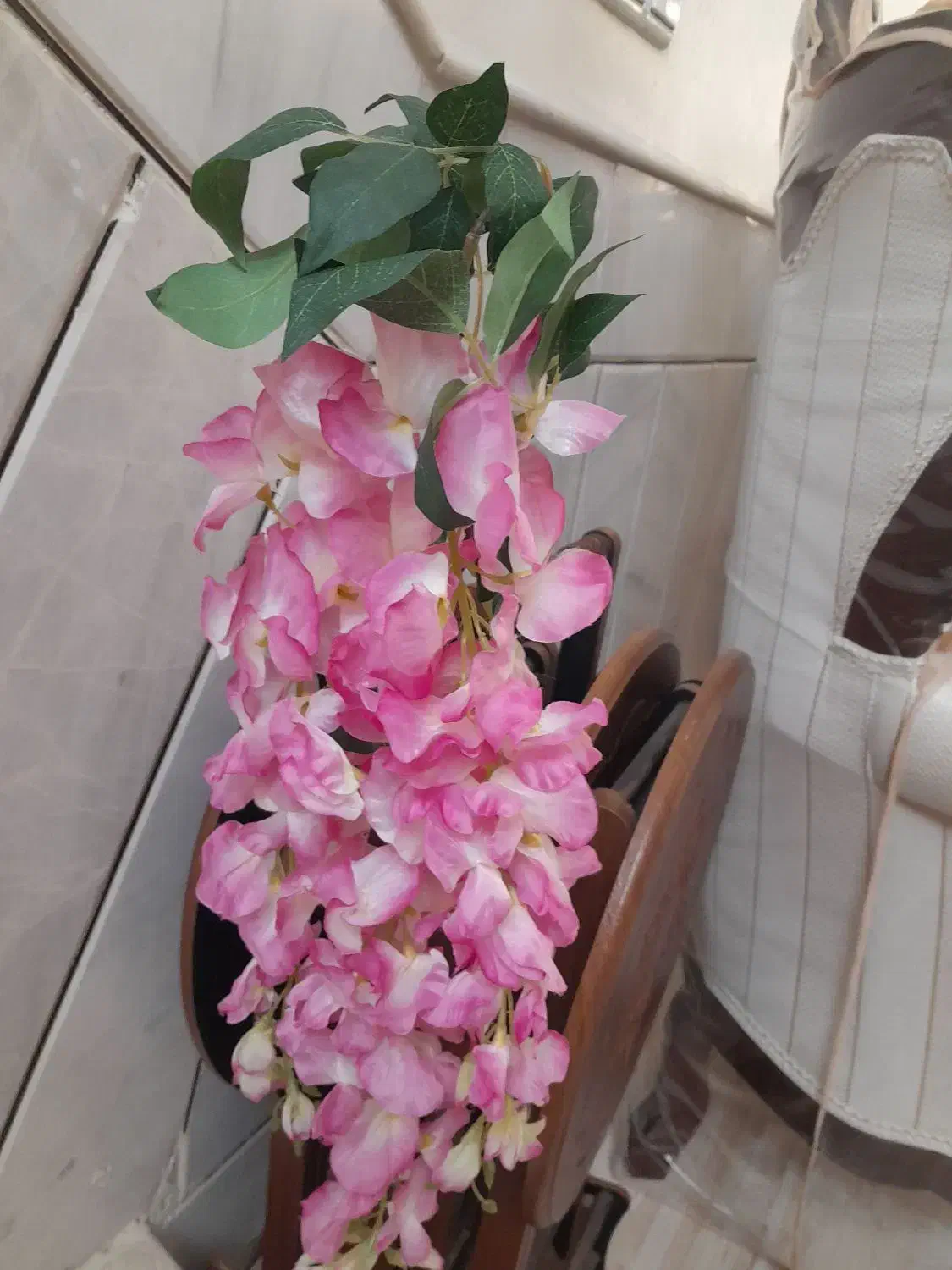 چندشاخه گل|گل مصنوعی|قم, سراجه (۱۵ خرداد)|دیوار