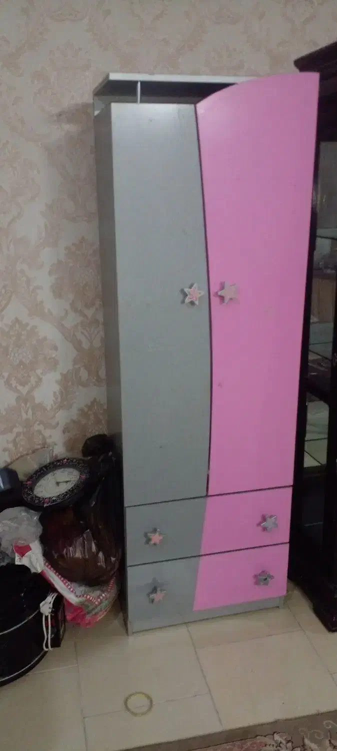 یک کمد بچه گانه|جاکفشی، کمد، دراور|مشهد, گلبرگ|دیوار