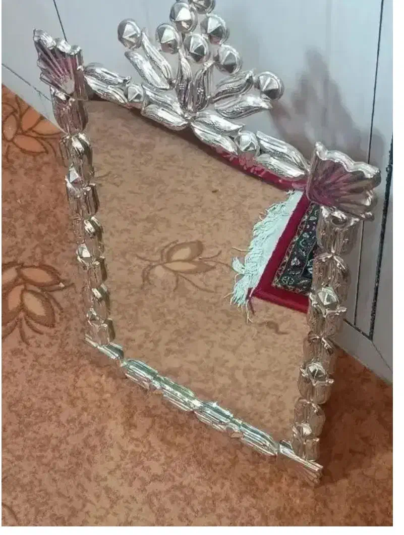 آیینه بدون شمعدان|آینه|شهرکرد, |دیوار