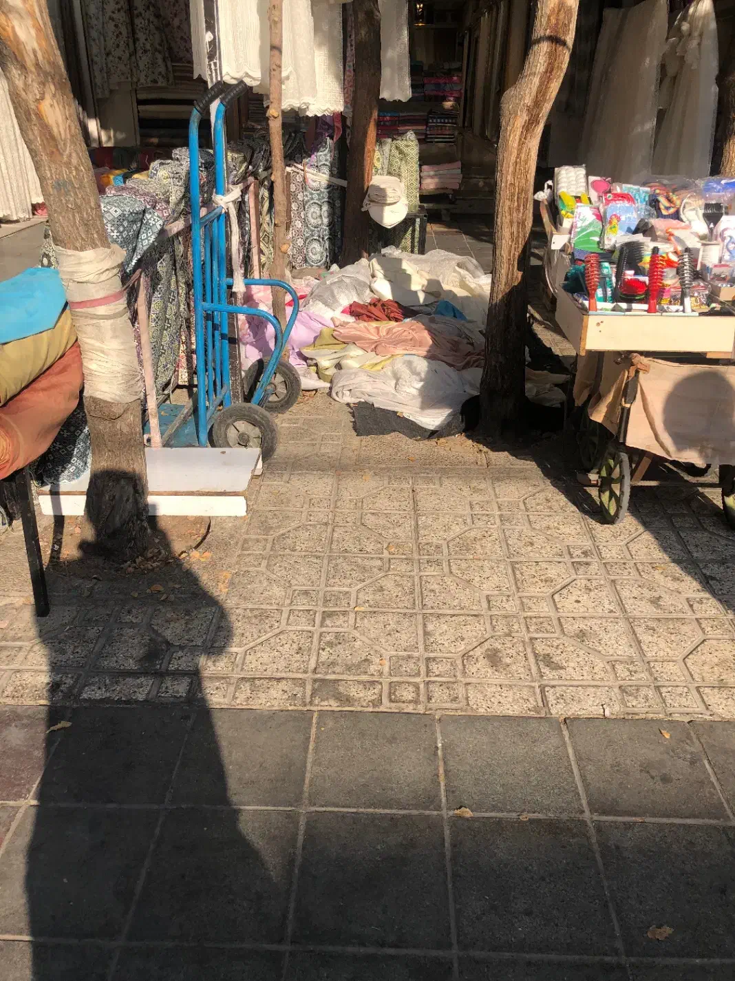 جلوی مغازه|اجارهٔ مغازه و غرفه|تهران, عبدل‌آباد|دیوار