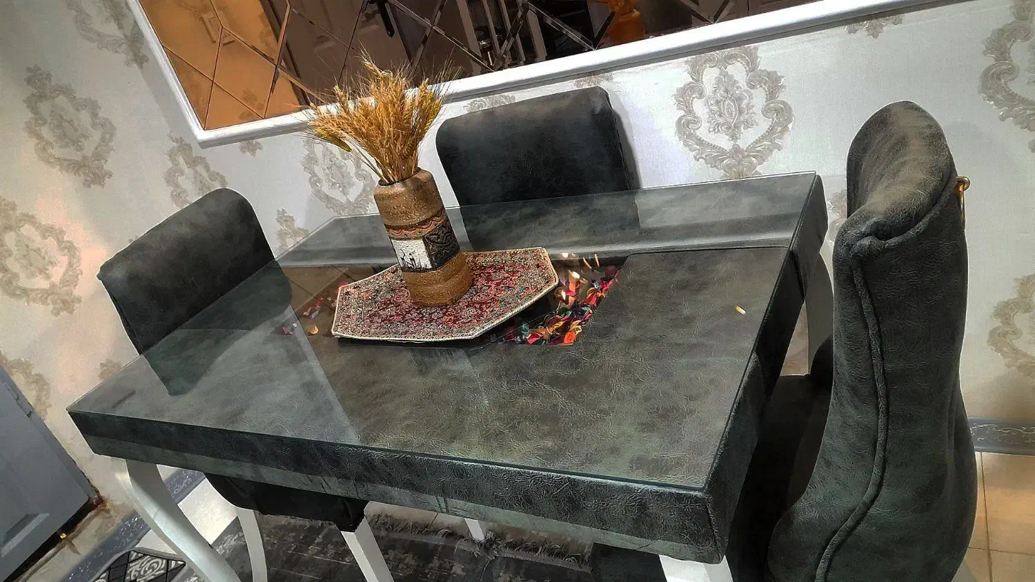 میز نهارخوری چهار نفره|میز و صندلی غذاخوری|تربت‌حیدریه, فردوسی جنوبی|دیوار