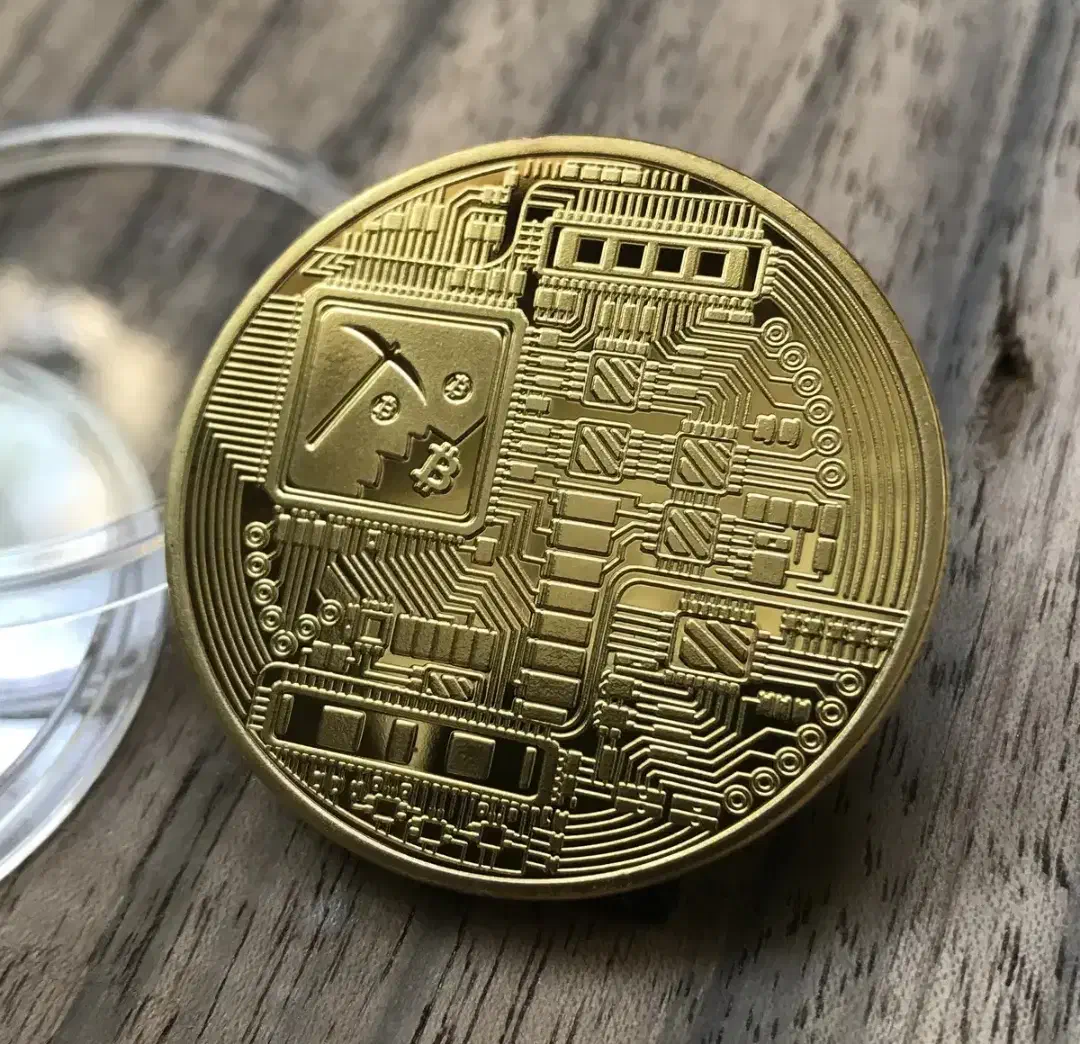 سکه فلزی بیت کوین طلایی|کلکسیون سکه، تمبر، اسکناس|سیرجان, |دیوار
