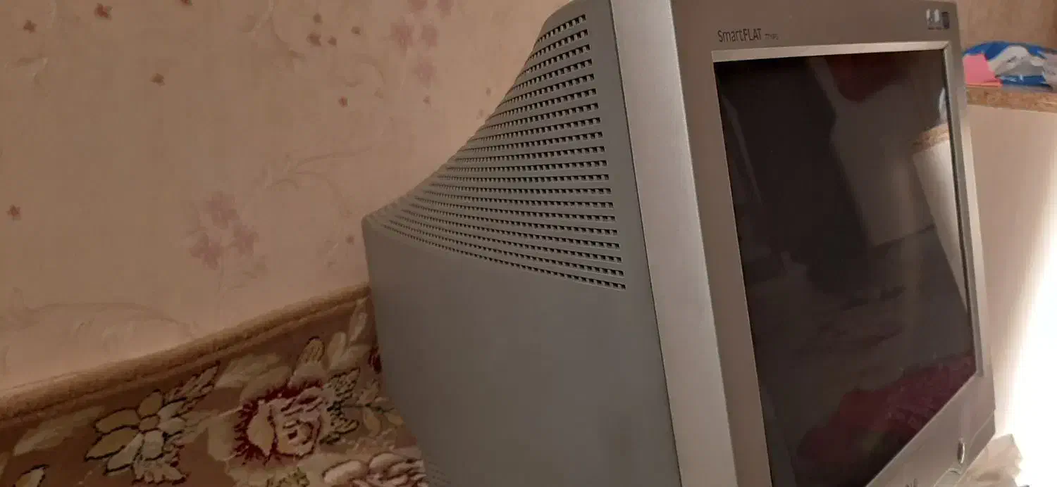 مانیتور ۲۱ اینچ مارک ال جی کم کارکرد|قطعات و لوازم جانبی رایانه|ساوه, |دیوار