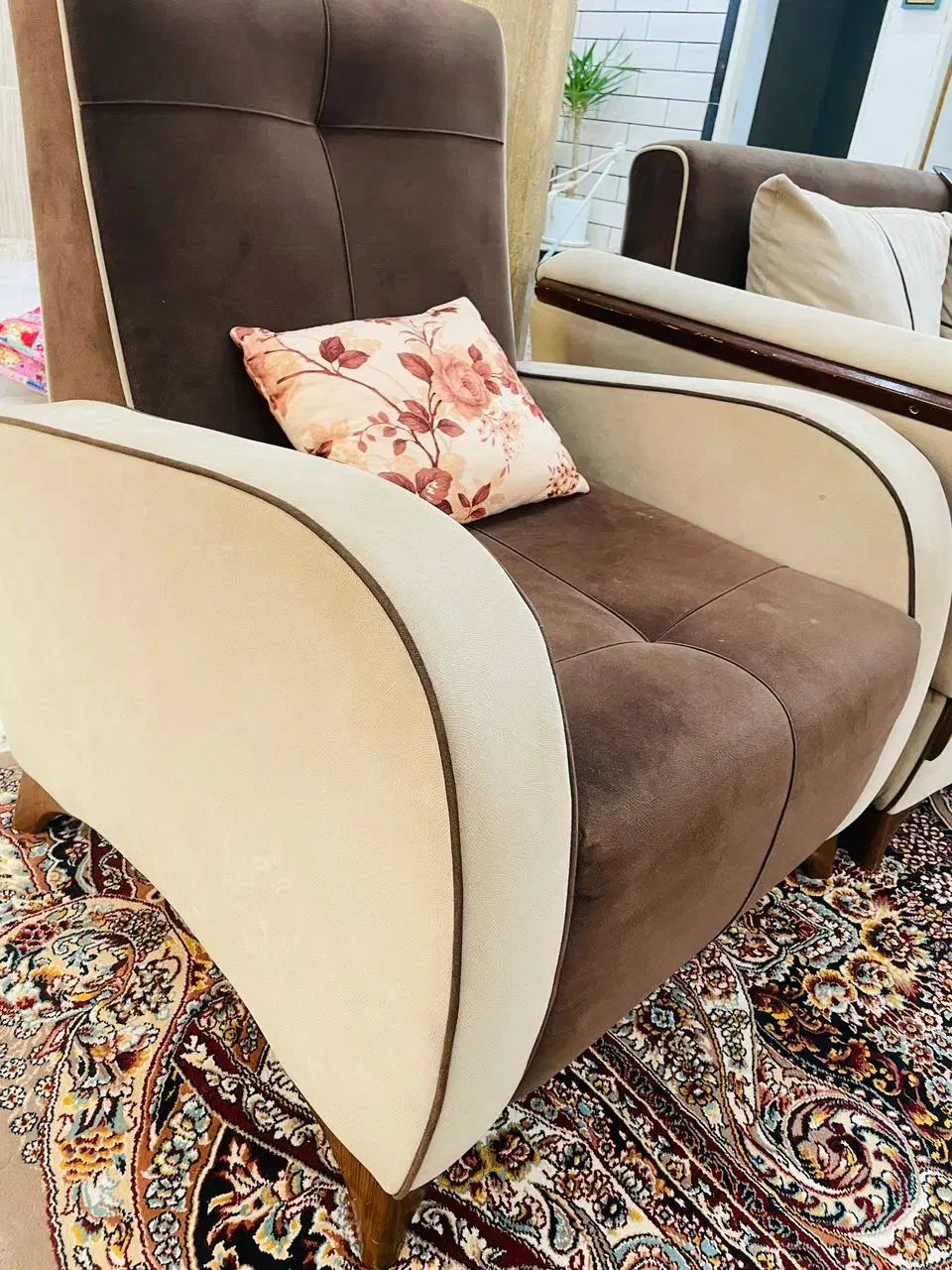 مبلمان هفت نفره همراه با جلو مبلی و عسلی|مبلمان خانگی و میز عسلی|ایذه, |دیوار