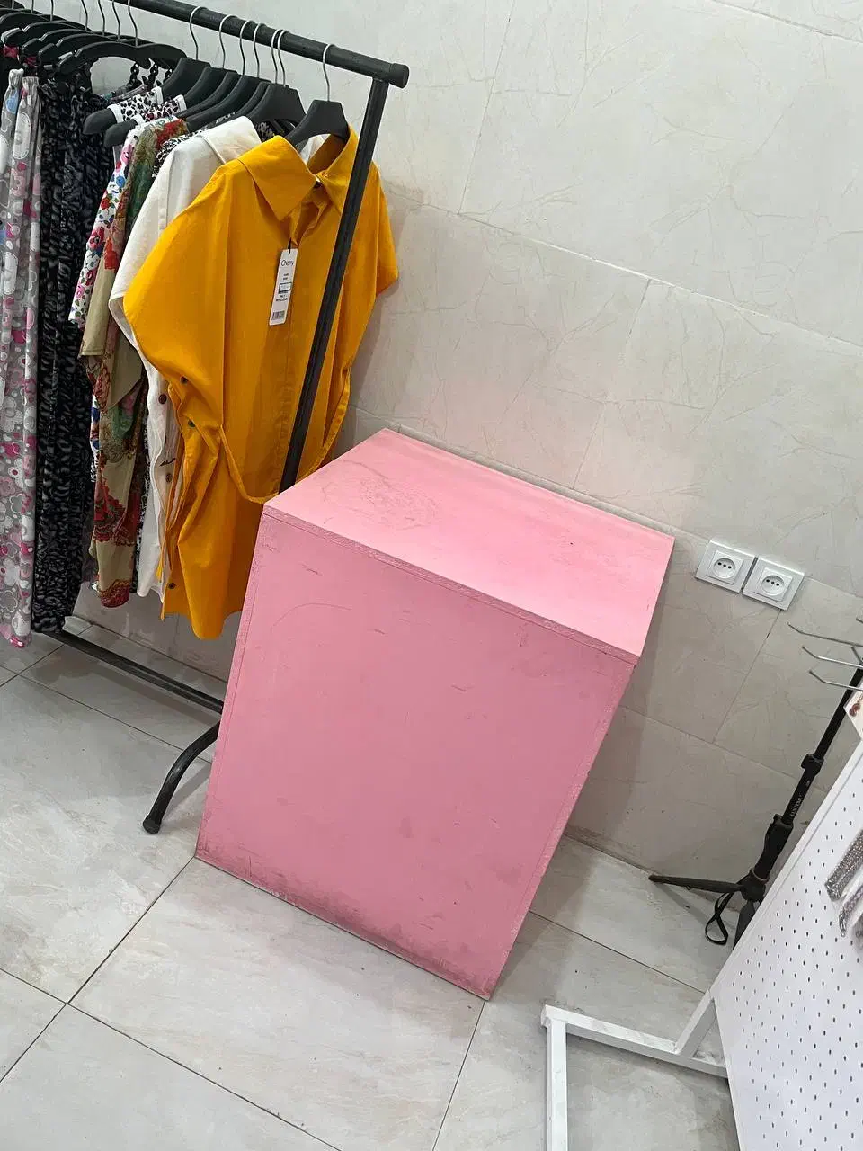 ویترین و دکور مغازه|فروشگاه و مغازه|رشت, استقامت ۲|دیوار