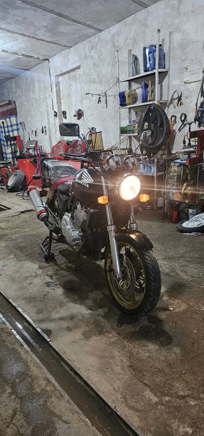 cb400.      مدل2000|موتورسیکلت|کالپوش, |دیوار