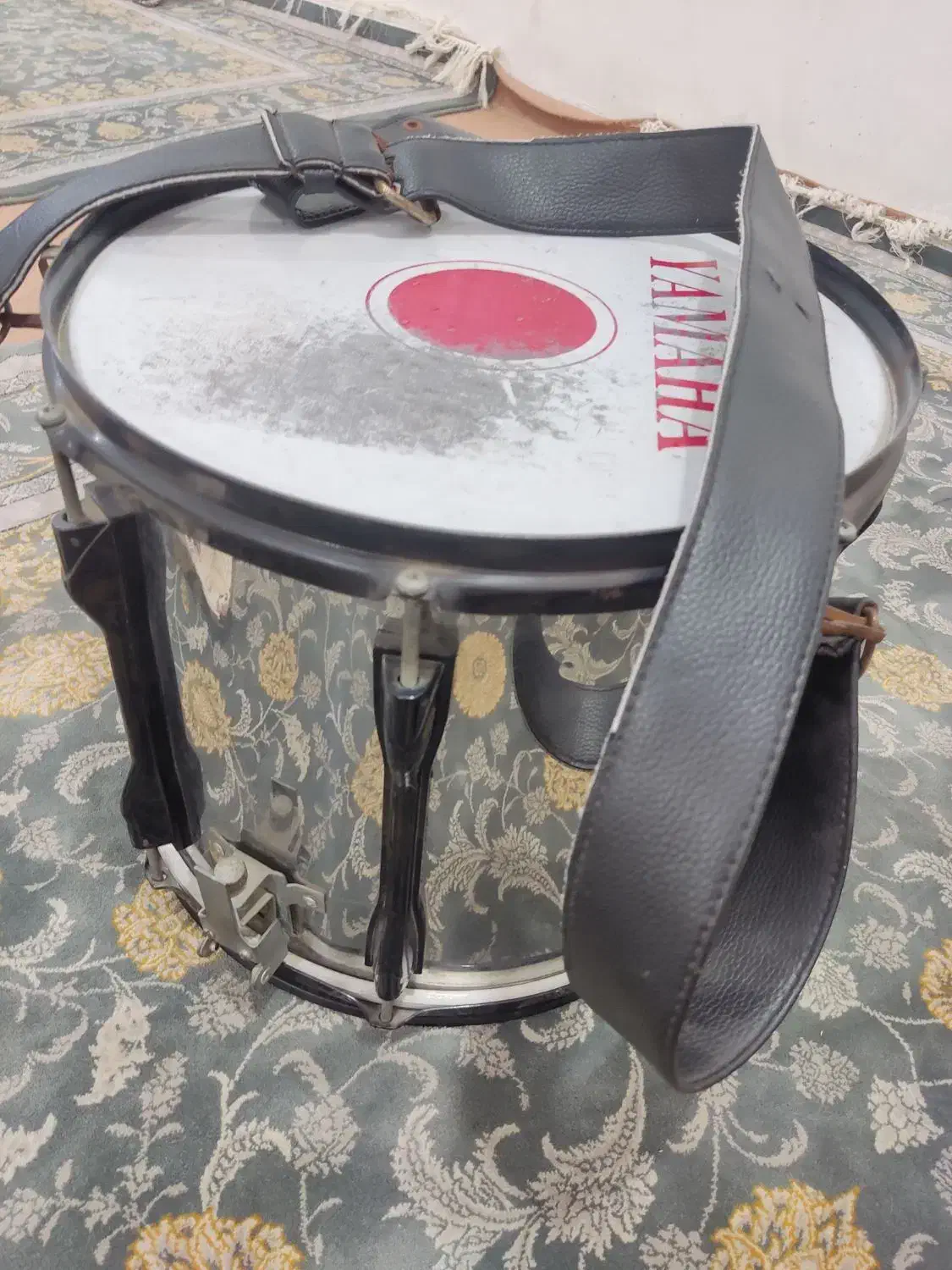 طبل و دقل|درام و پرکاشن|کرج, حصارک پایین|دیوار