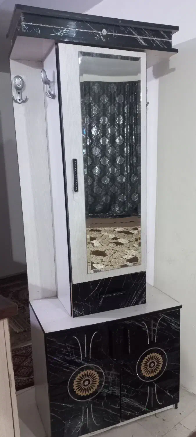 میزتی وی با جاکفشی|جاکفشی، کمد، دراور|گلبهار, شهر جدید گلبهار|دیوار