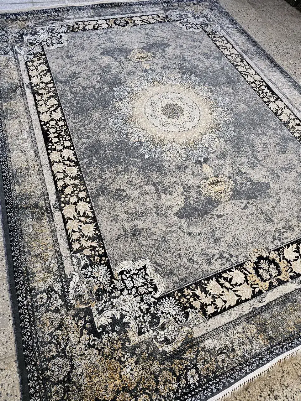 فرش لطیف|فرش|سمنان, |دیوار