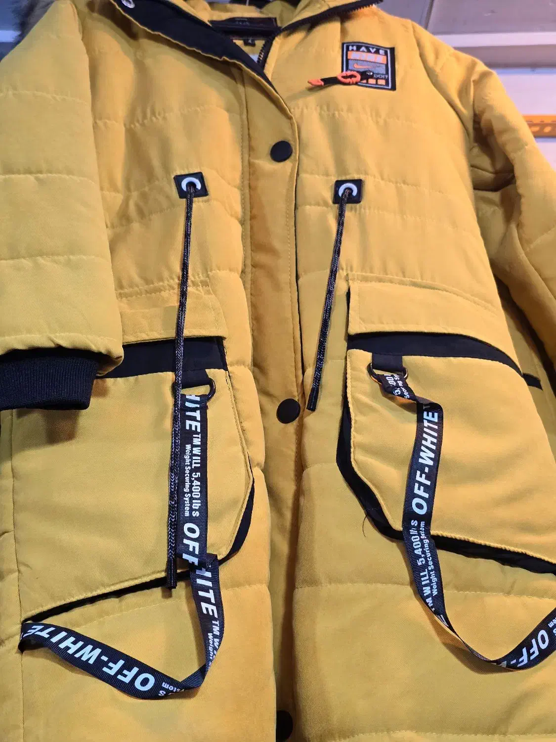 کاپشن دخترانه|لباس|اصفهان, فجر|دیوار