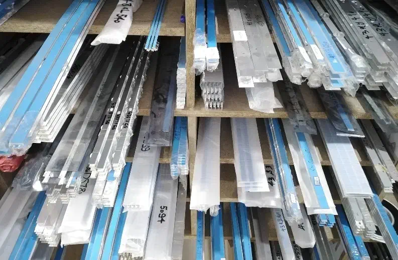 بک لایت|تلویزیون و پروژکتور|سبزوار, سیادتی|دیوار