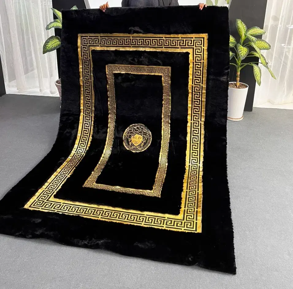 فرش ورساچ خز و چرم دست دوز|فرش|تهران, عبدلآباد|دیوار