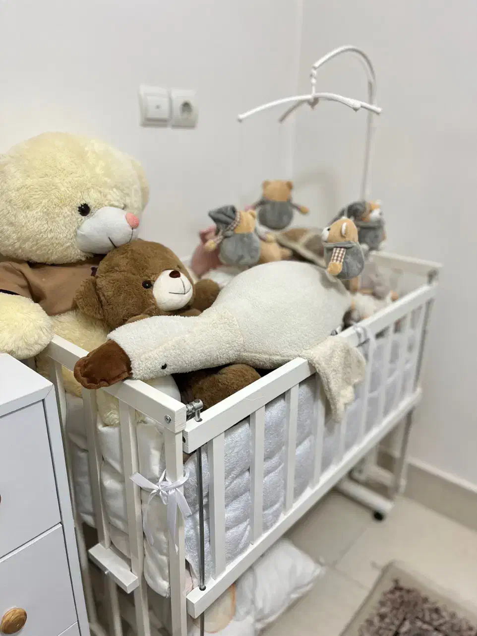 گهواره تک|تخت و صندلی بچه|بیرجند, |دیوار