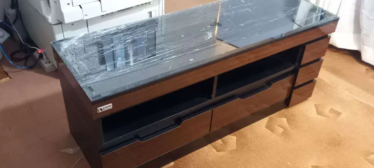 میز تلویزیون شیک و کاربردی MDF با شیشه دودی|میز تلویزیون|قم, کلهری|دیوار