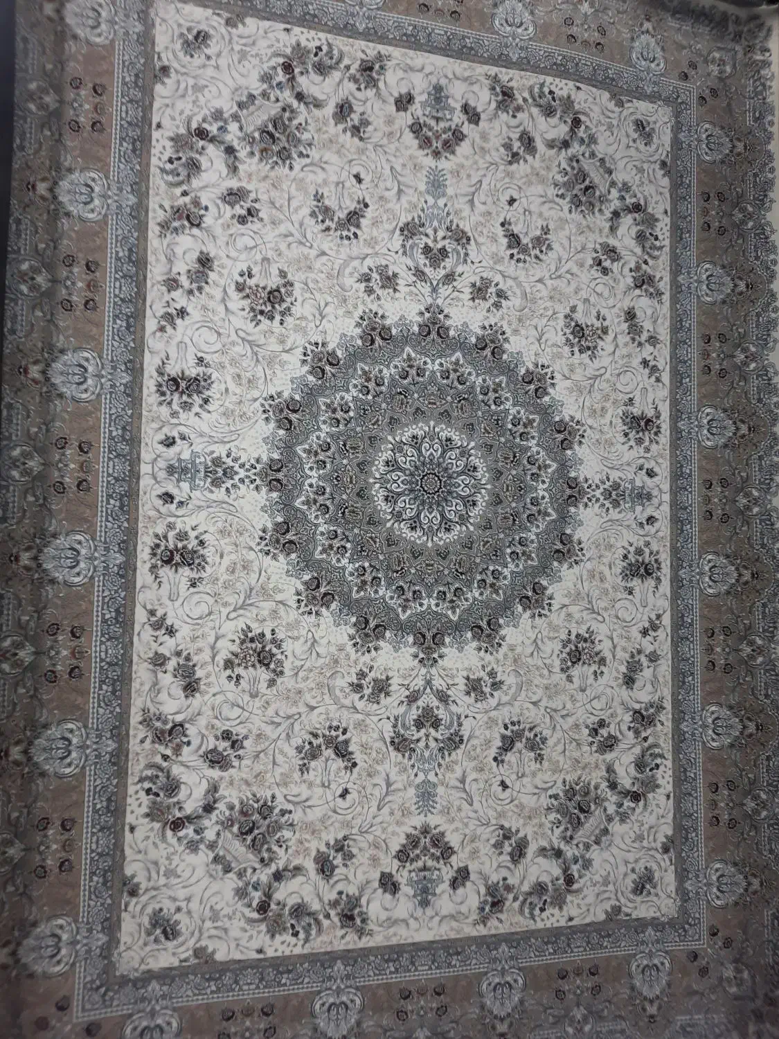 ارزانسرای فرش ۱۲۰۰ شانه|فرش|رفسنجان, |دیوار