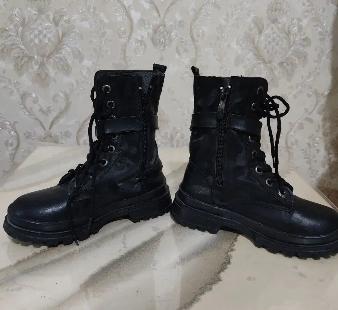 پوتین دخترانه سایز ۳۰|کفش و لباس بچه|رباط‌کریم, شترخوار|دیوار