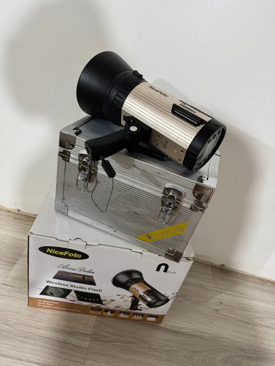 فلاش پرتابل نایس فتو ۶۸۰ ژول|دوربین عکاسی و فیلمبرداری|ارومیه, |دیوار