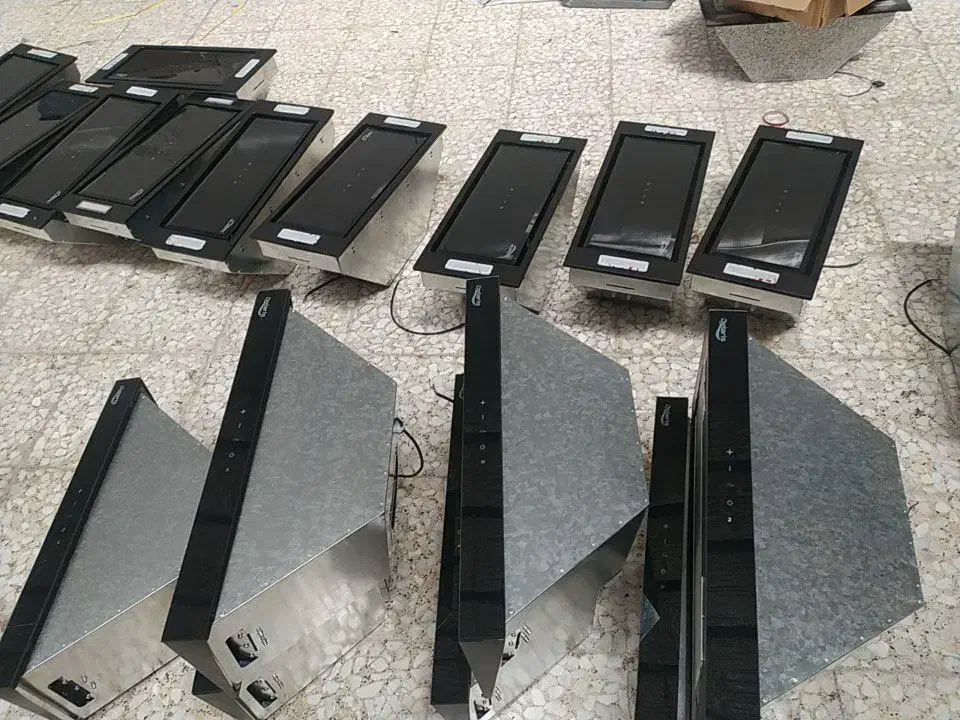 هود مخفی|هود|اصفهان, مسجد مصلی|دیوار