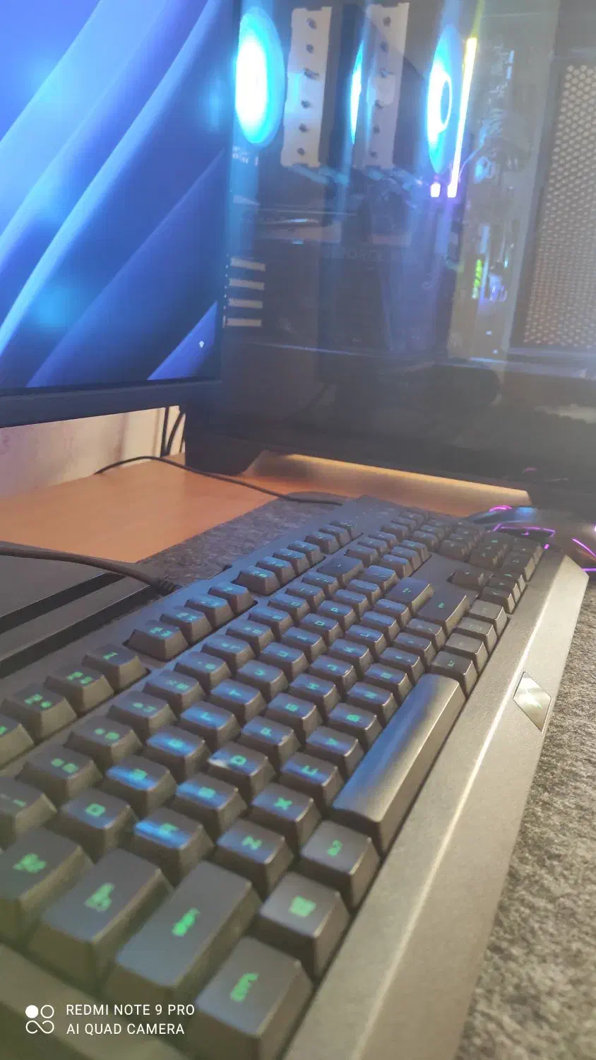 کیبورد ریزر|قطعات و لوازم جانبی رایانه|کاشان, ۲۲ بهمن|دیوار