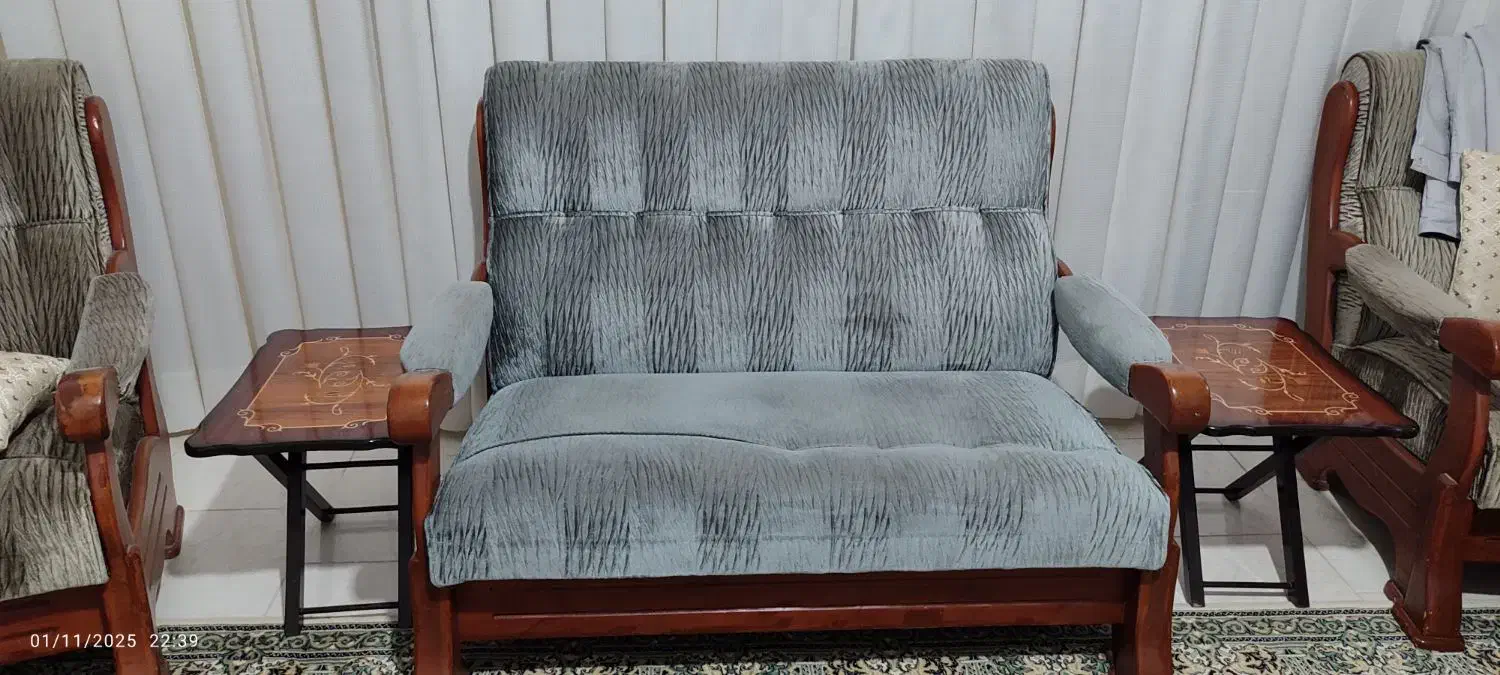 مبل ده نفره|مبلمان خانگی و میز عسلی|گلبهار, شهر جدید گلبهار|دیوار