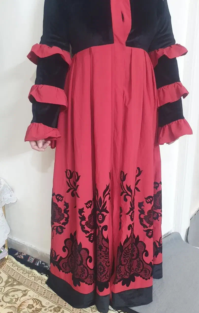 مانتو مجلسی|لباس|قرچک, میرزائی شمالی|دیوار