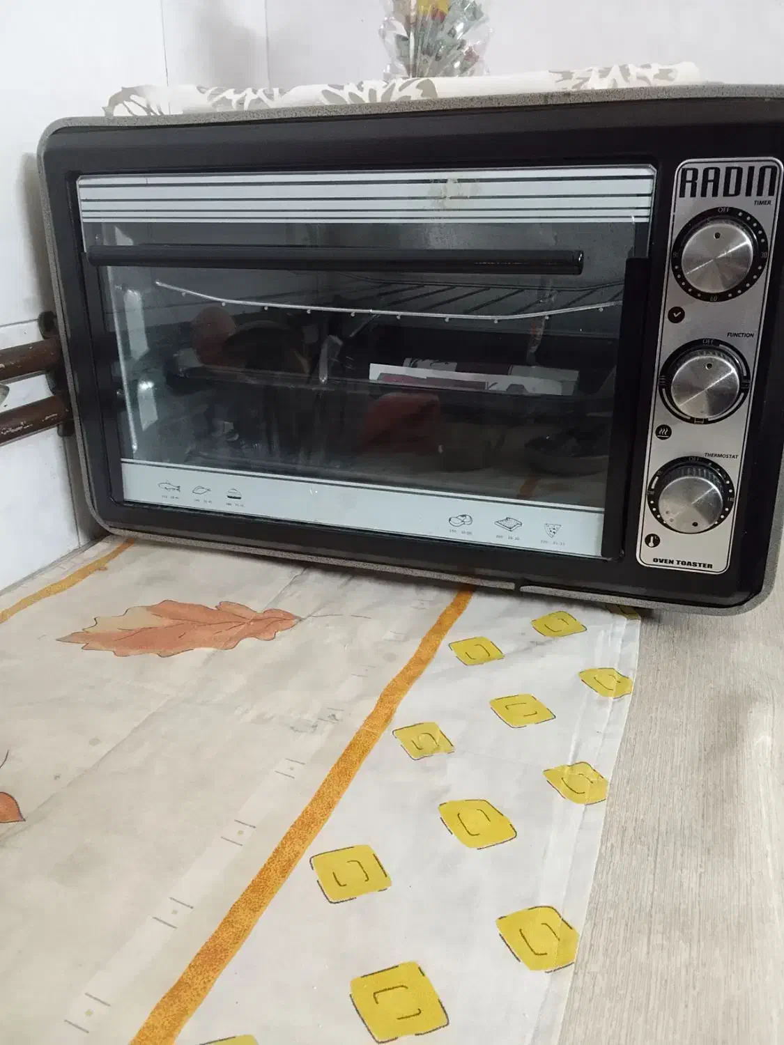 توستر درحدنو 1بار استفاده شده|اجاق گاز و لوازم برقی پخت‌وپز|برخوار, |دیوار