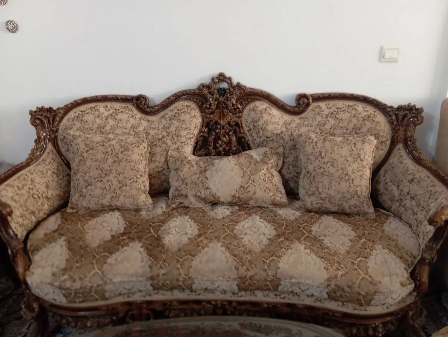 مبل سلطنتی 9نفره|مبلمان خانگی و میز عسلی|قم, پردیسان|دیوار