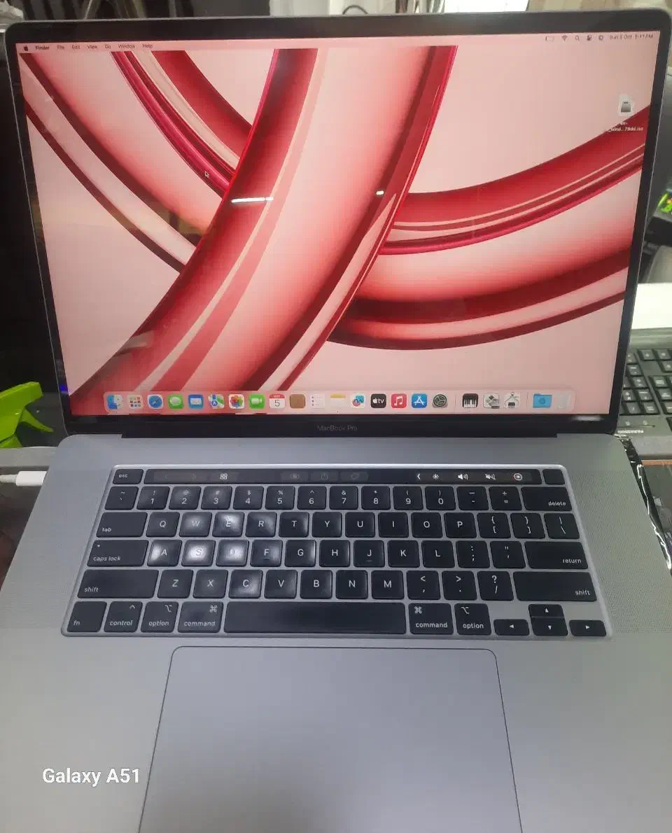 مکبوک پروi9 گرافیک8 رم64 مدل 2019  MacBook pro|رایانه همراه|تهران, میدان ولیعصر|دیوار