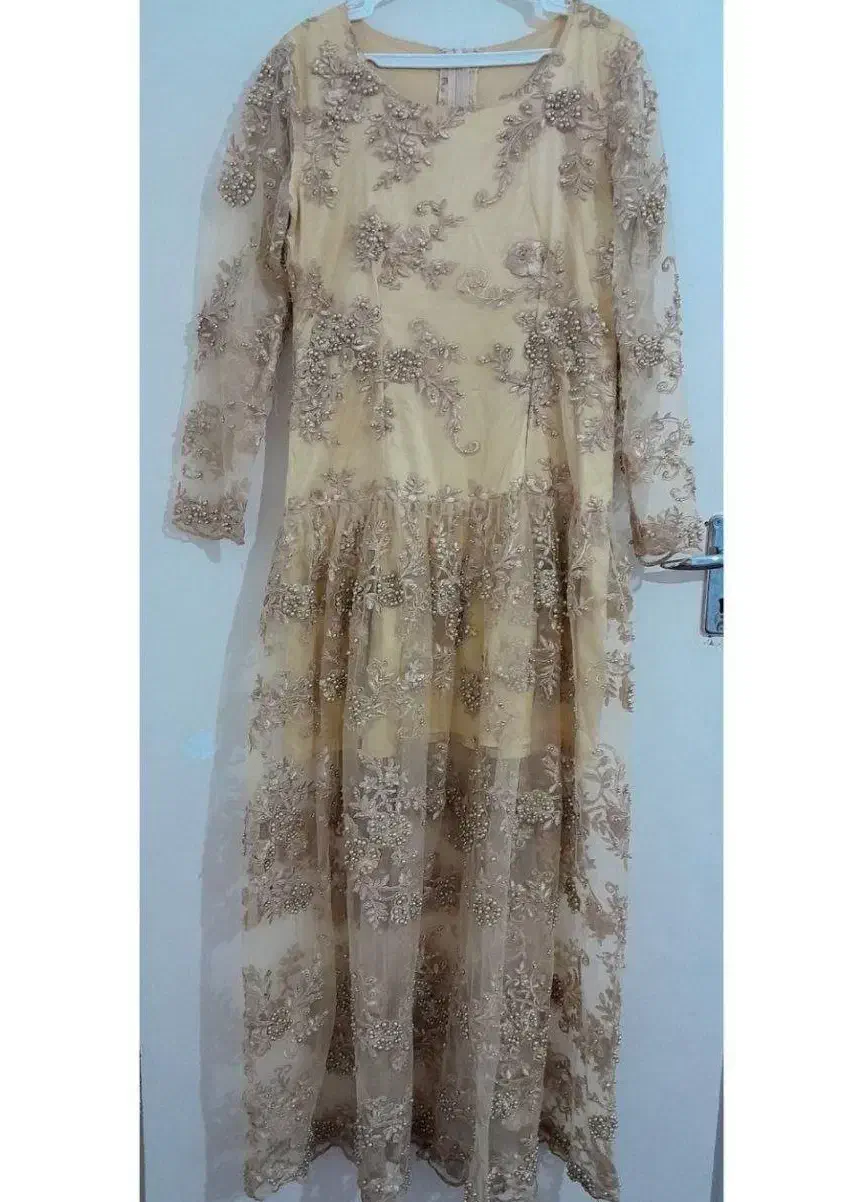 لباس سقزی|لباس|سنندج, |دیوار