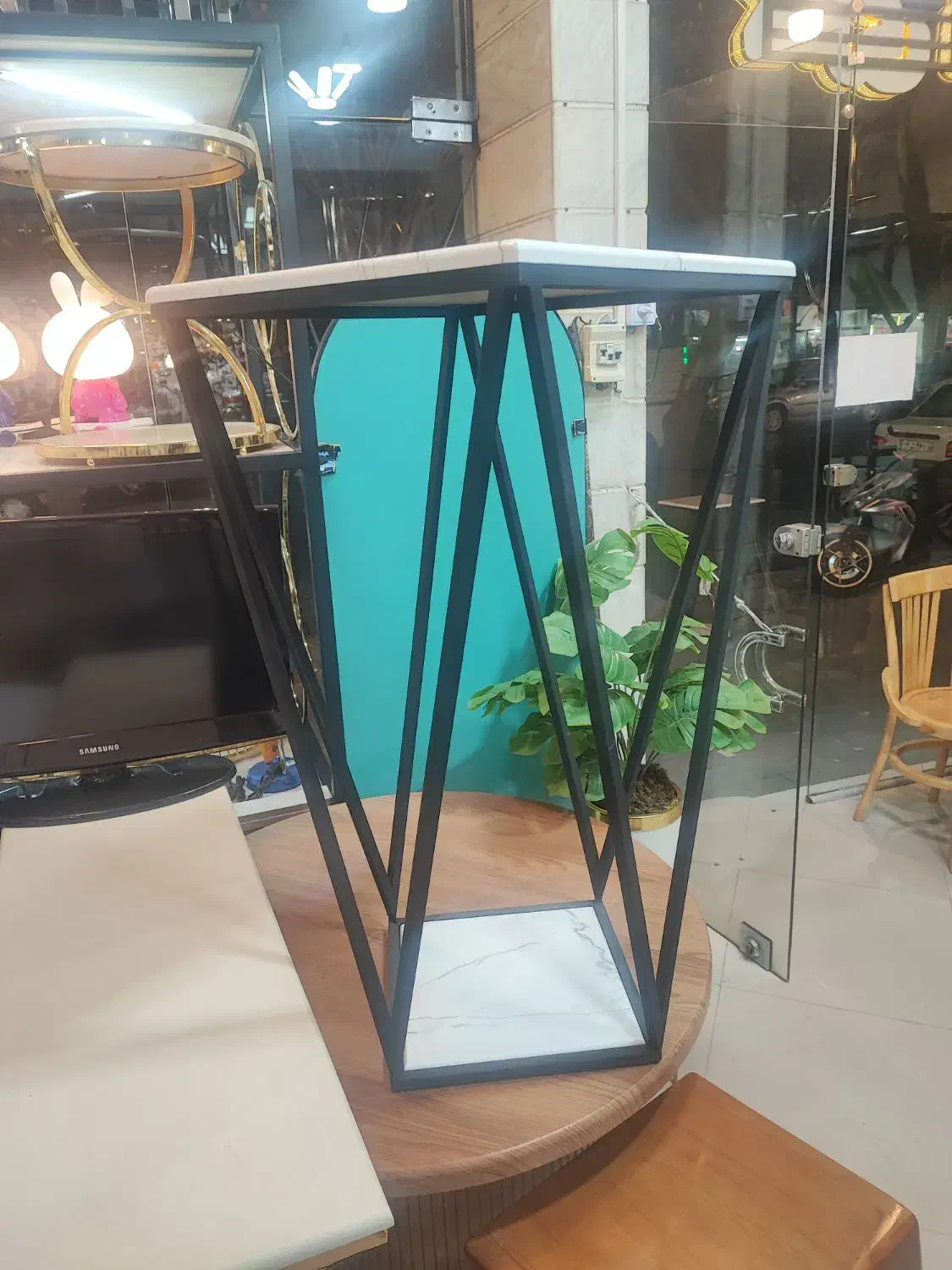 تخفیف کنار سالنی استند بعلت انبار گردانی|بوفه، ویترین، کنسول|تبریز, |دیوار