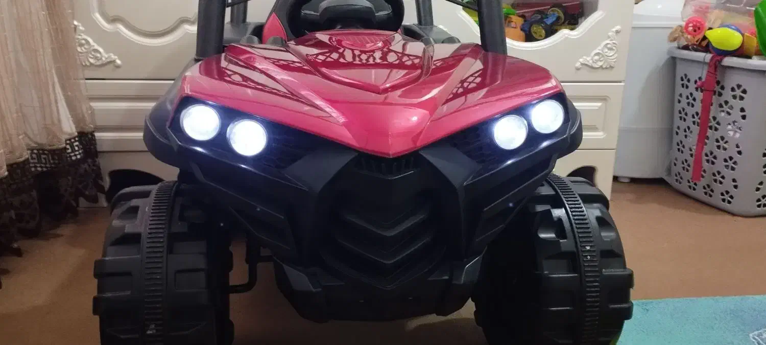 ماشین شارژی اسپرت|اسباب‌بازی بچه|فردیس, نگارستان|دیوار