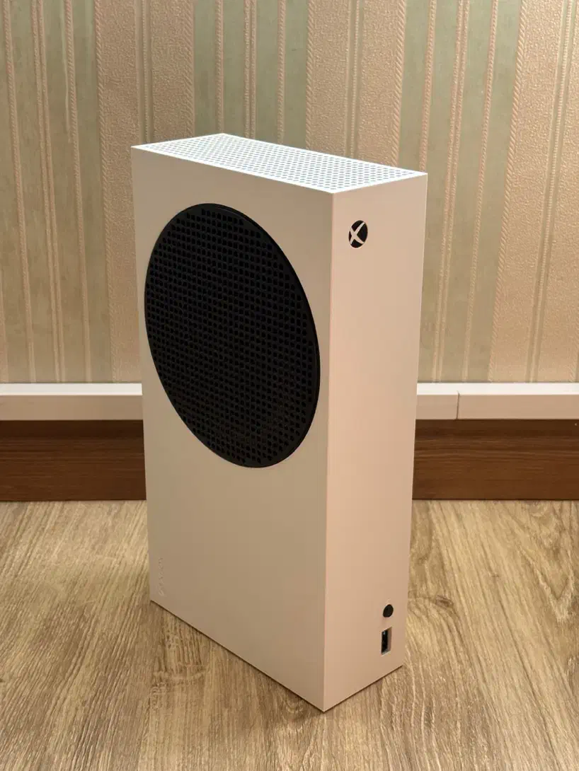 ایکس باکس سری اس درحد نو آماده آنلاین بازی کردن|کنسول، بازی ویدئویی و آنلاین|رشت, استادسرا|دیوار