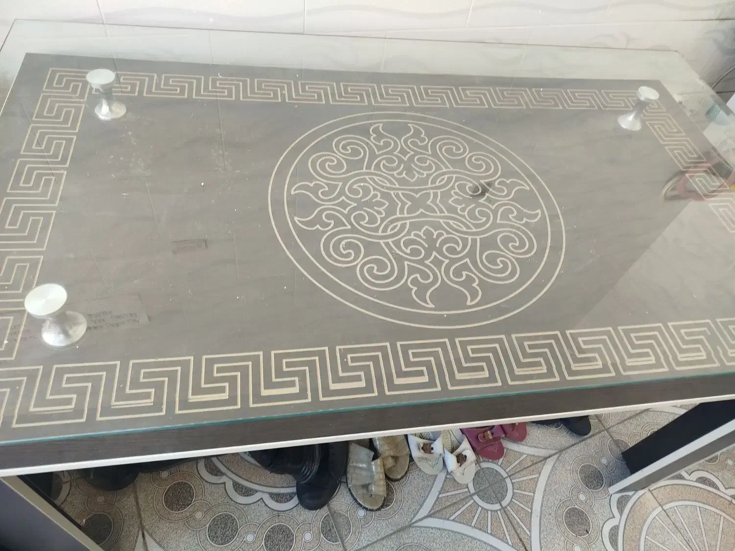 میز ناهارخوری 6نفر ه کارکرده و سالم باشیشه ضخیم|میز و صندلی غذاخوری|تبریز, |دیوار