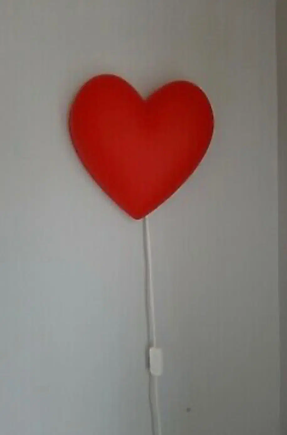 چراغ خواب قلبی قرمز  ایکیا مدل IKEA smila hjarta|چراغ خواب و آباژور|تهران, باغ فیض|دیوار
