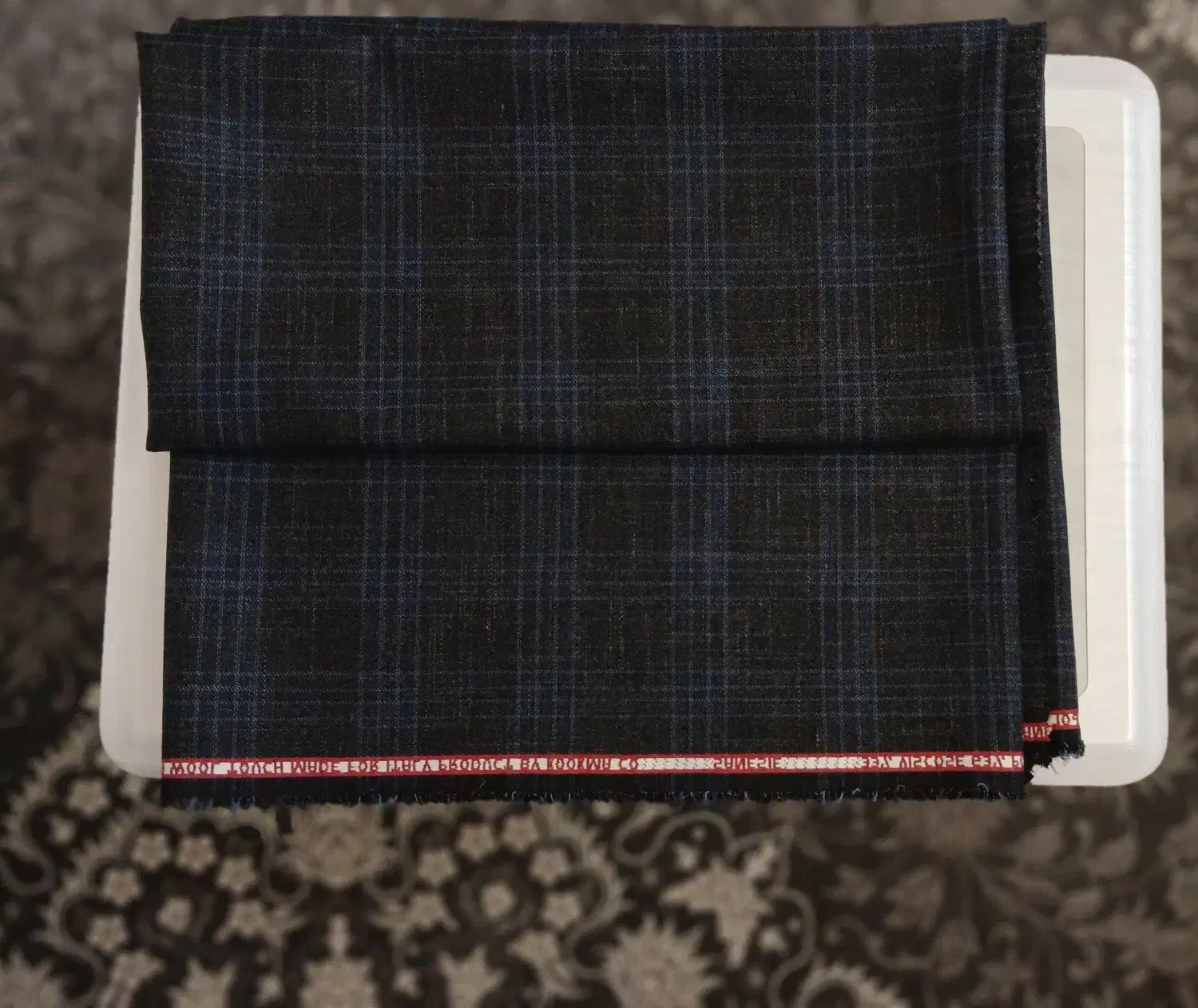 پارچه|لباس|شیراز, آزادی|دیوار