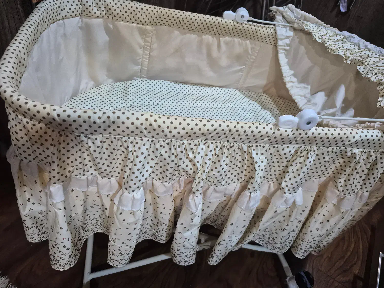 تخت کنار مادر ونی نی لای|تخت و صندلی بچه|رشت, پارک شهر|دیوار