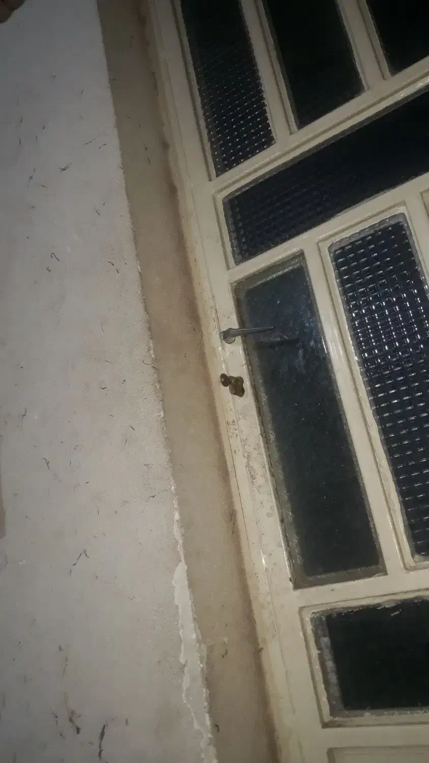 کلید گم کردم|اشیا|یزد, |دیوار